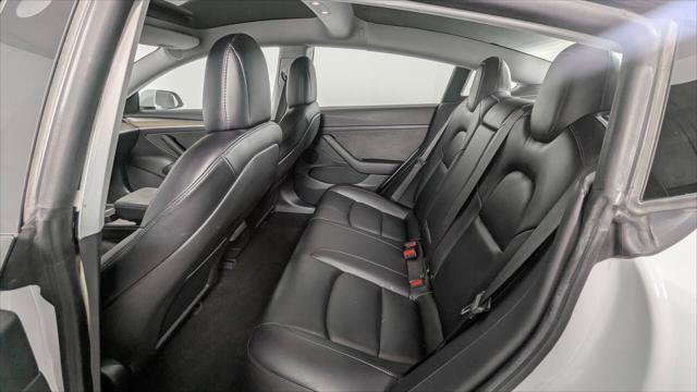 Used 2021 Tesla Model 3 Standard Range Plus image 16