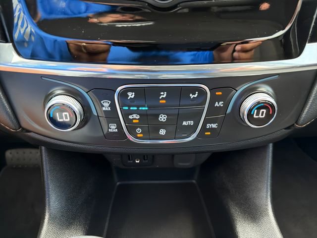 Used 2021 Chevrolet Traverse LS FWD image 14