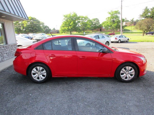 Used 2014 Chevrolet Cruze LS FWD image 10