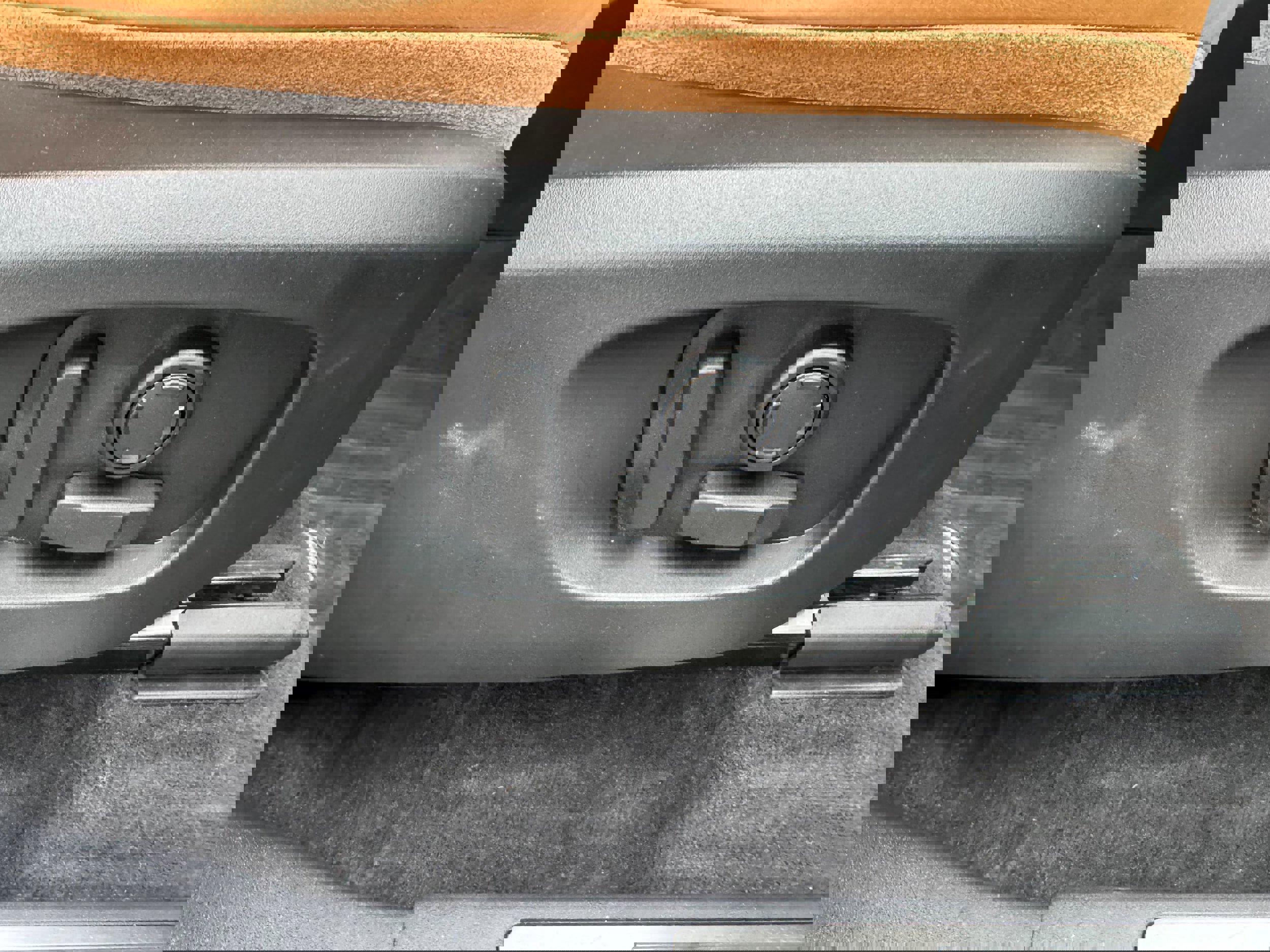 Used 2019 Land Rover Discovery Sport HSE Luxury image 26