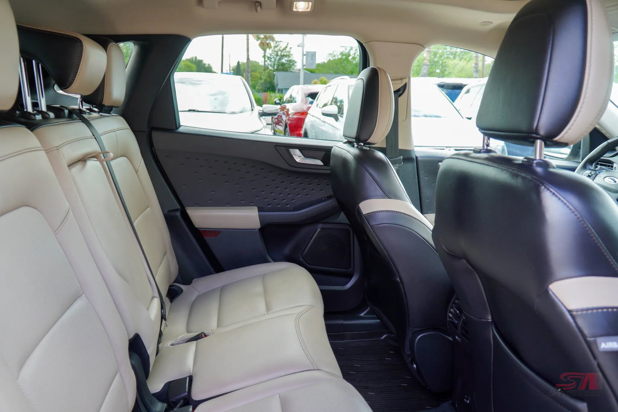 Used 2020 Ford Escape SE Sport image 22