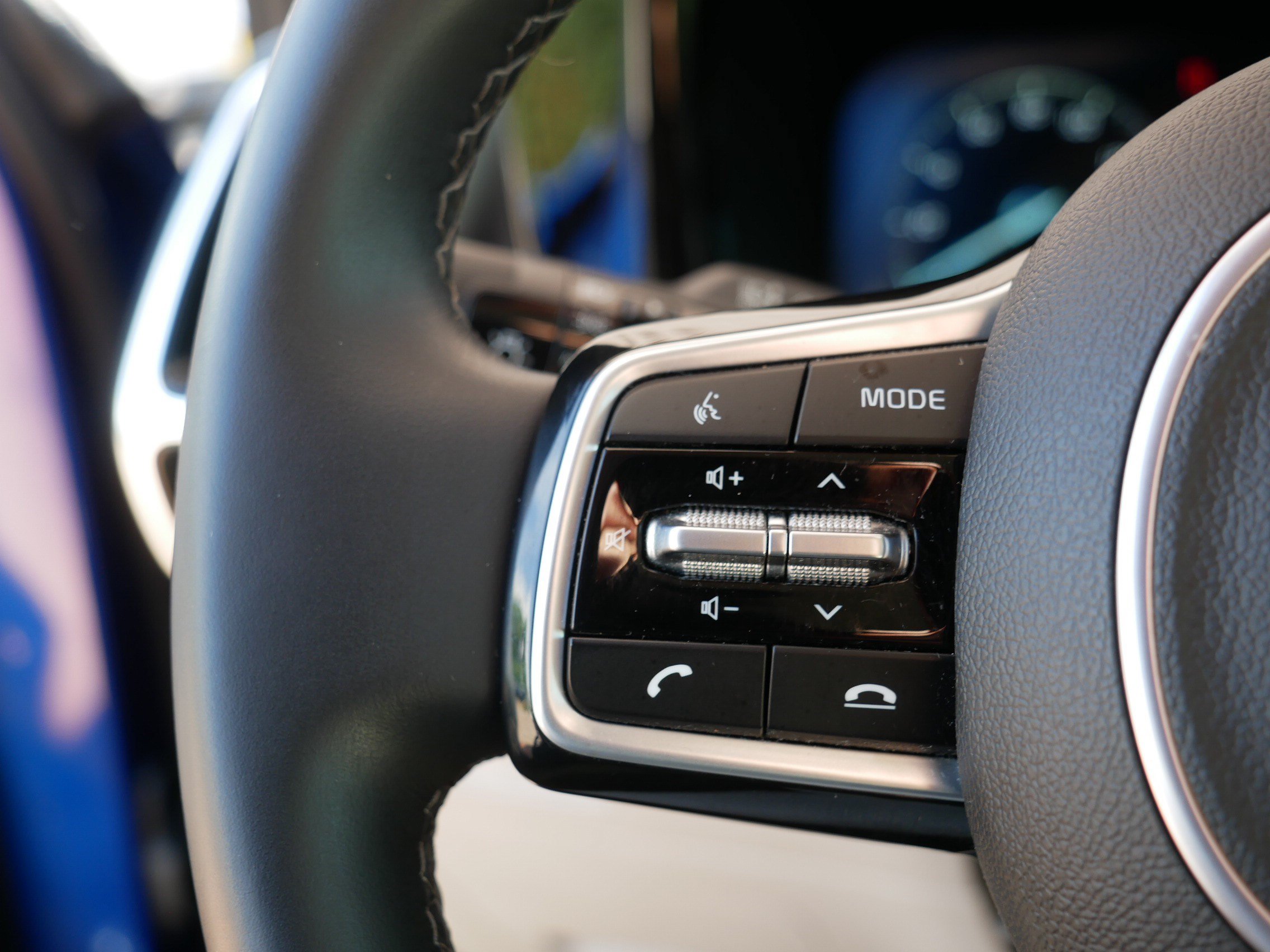 Certified 2023 Kia Sorento SX AWD/4WD image 28