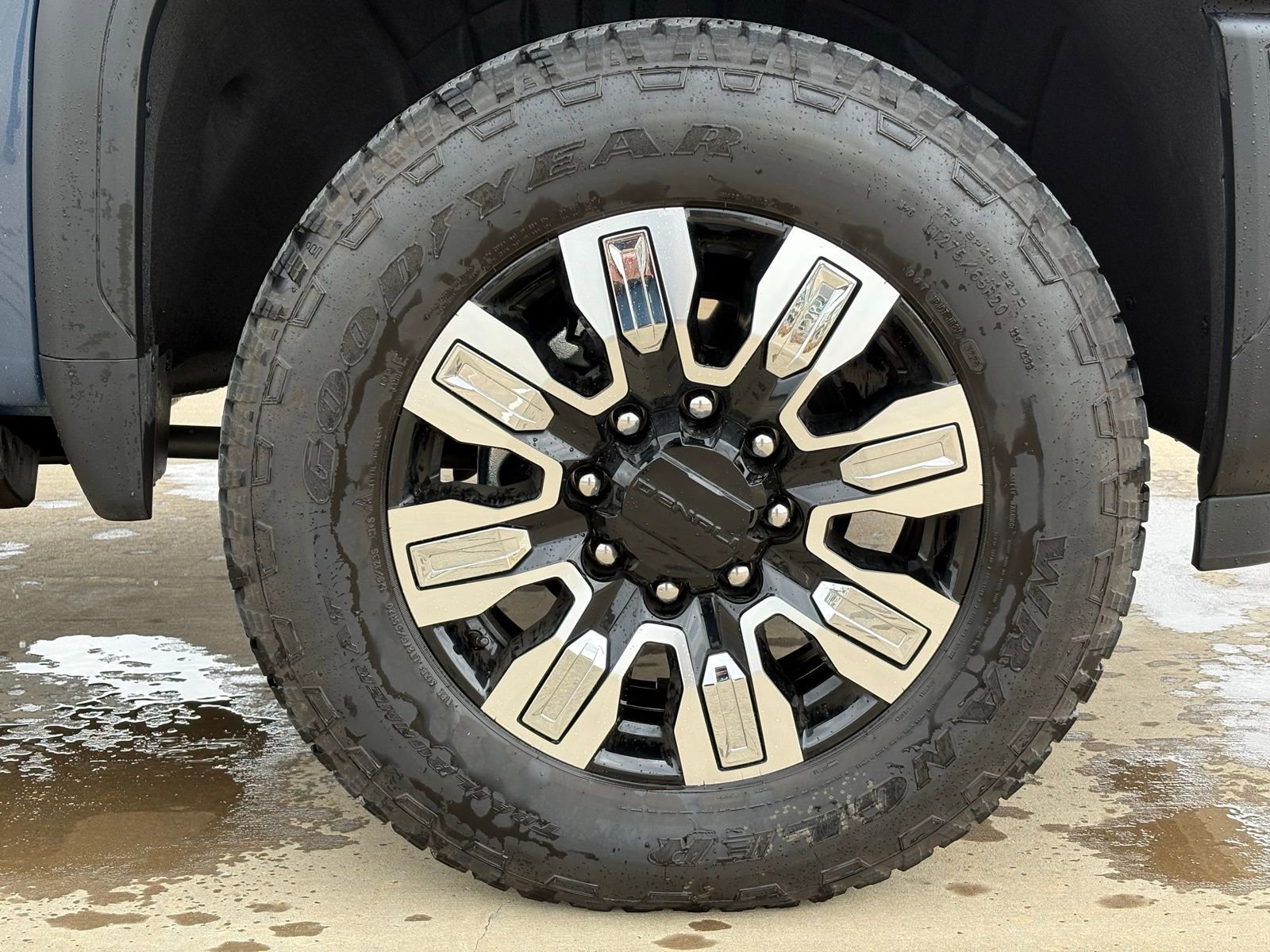 Used 2026 GMC Sierra 2500 Denali w/ Denali Reserve Package image 10