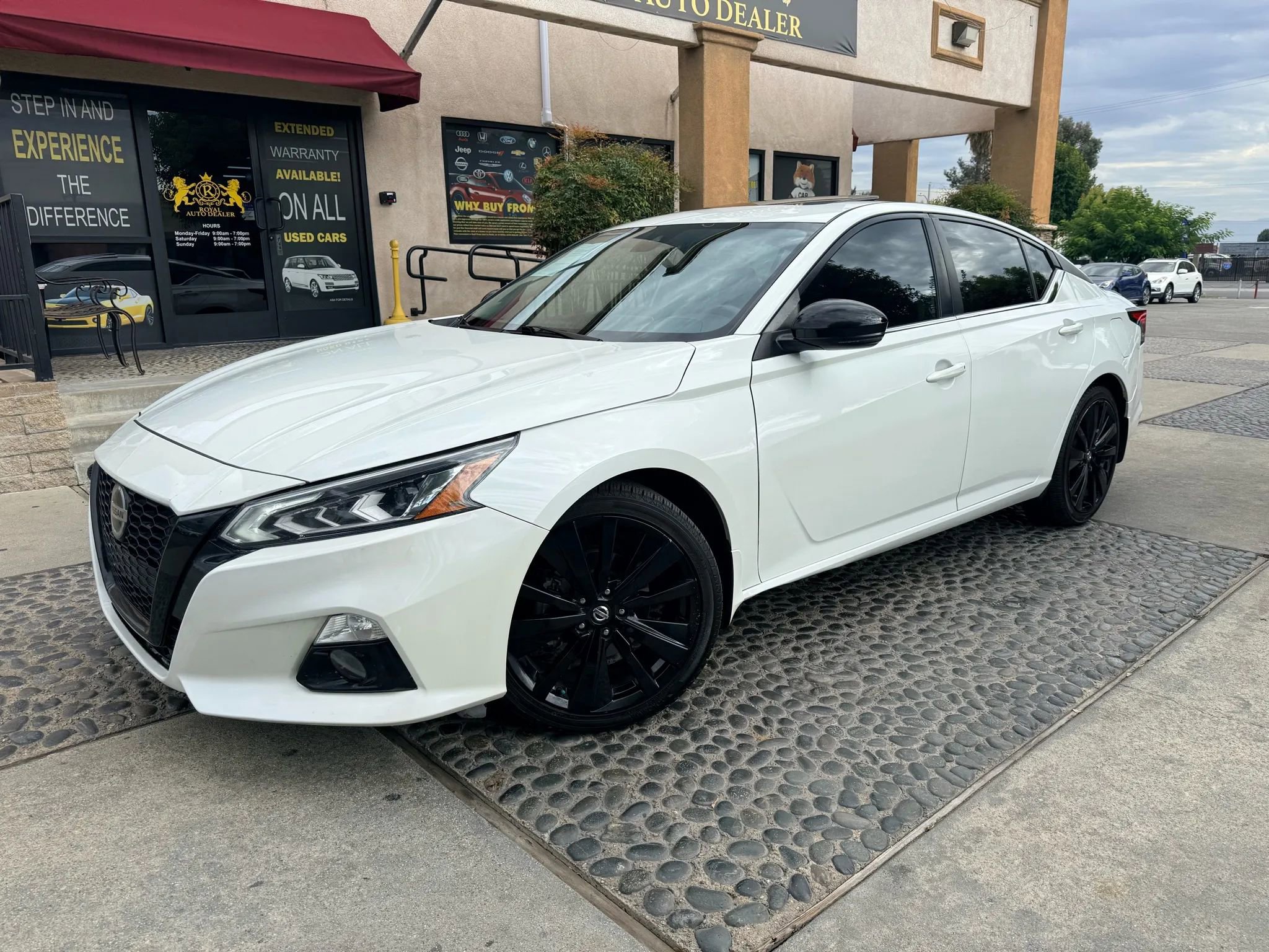 Used 2022 Nissan Altima 2.5 SR w/ Midnight Edition Package