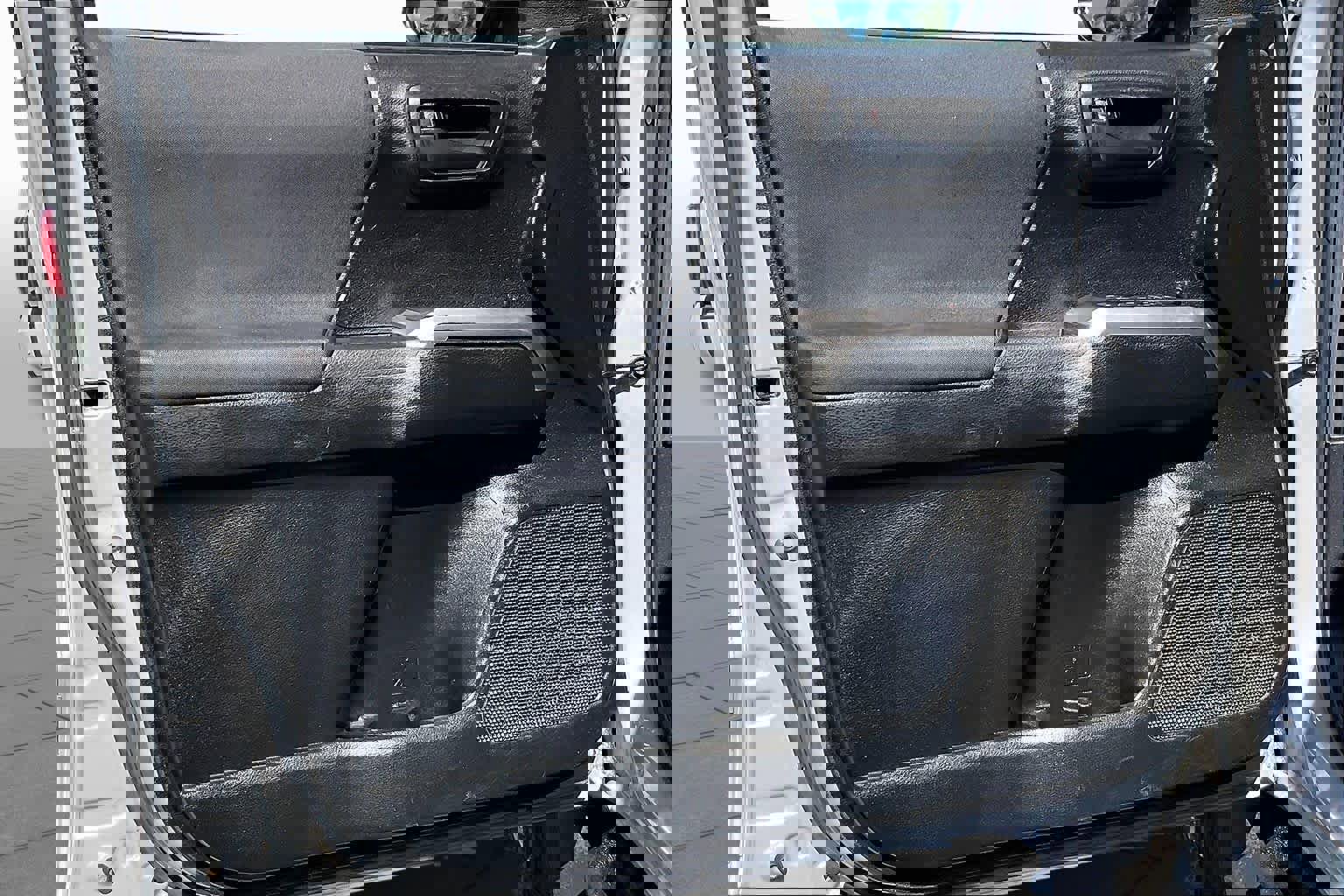 Used 2021 Toyota Tacoma SR5 w/ Trail Edition image 21