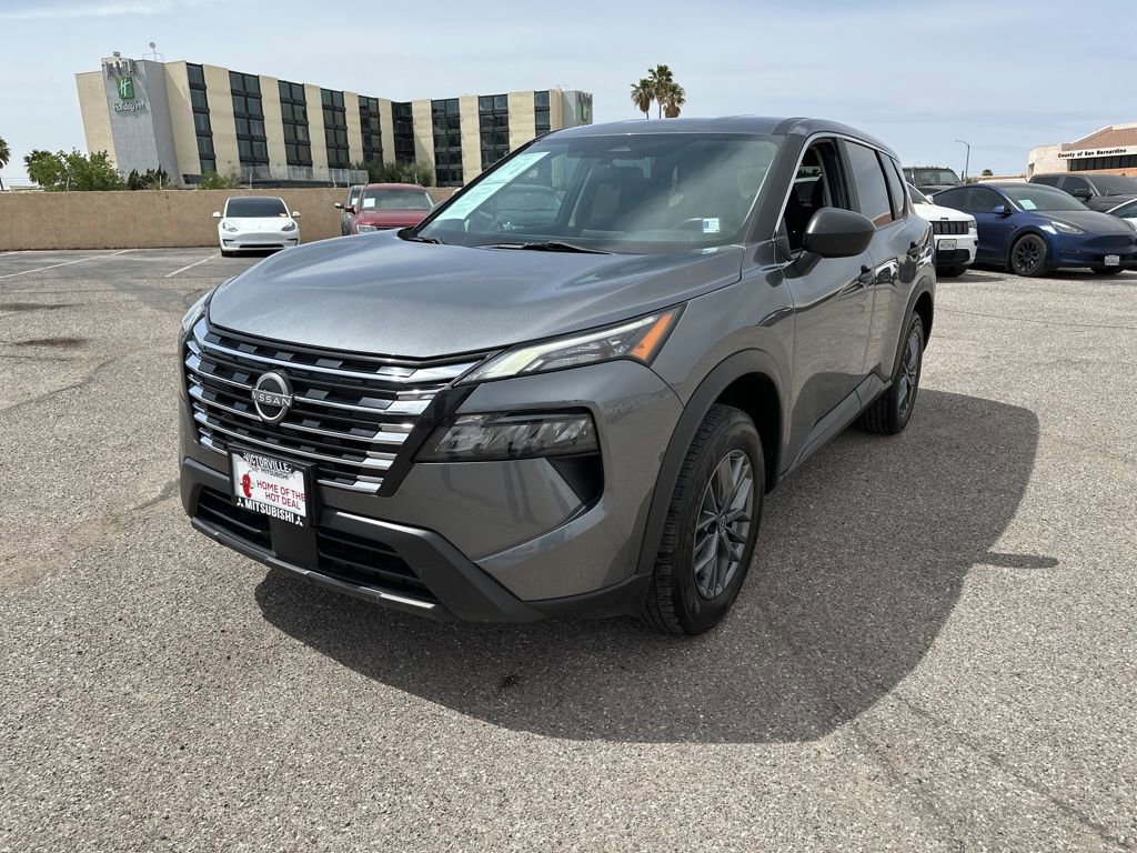 Used 2024 Nissan Rogue S image 3