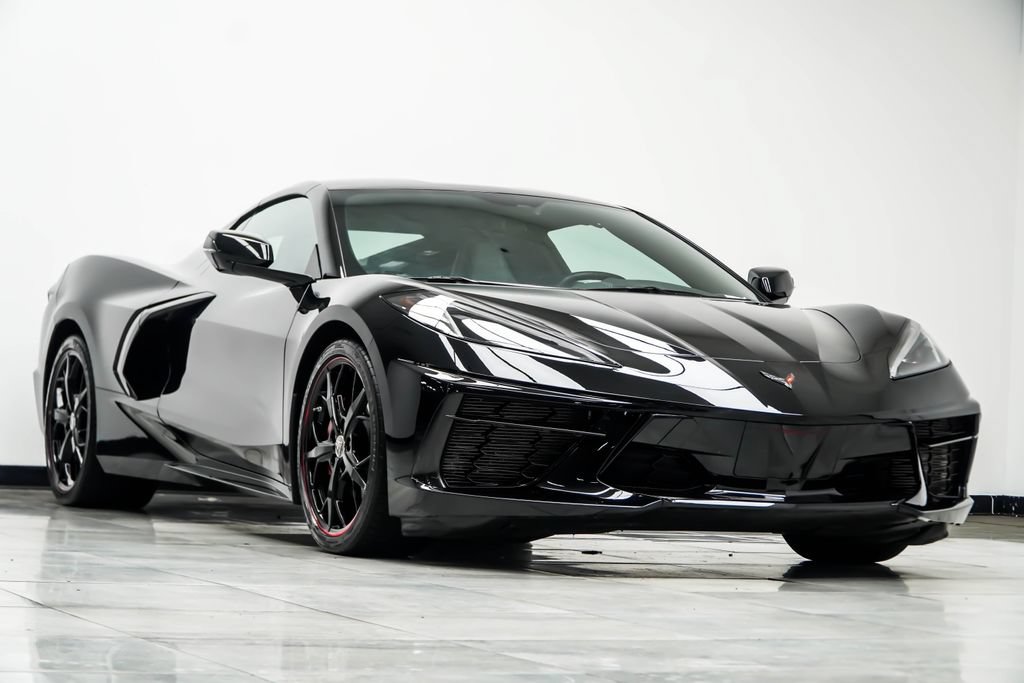 Used 2022 Chevrolet Corvette Stingray Coupe w/ 1LT RWD image 4