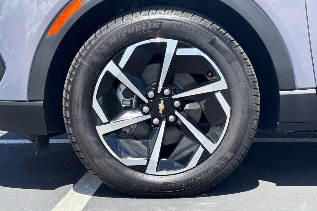 Used 2026 Chevrolet Equinox EV LT FWD image 15