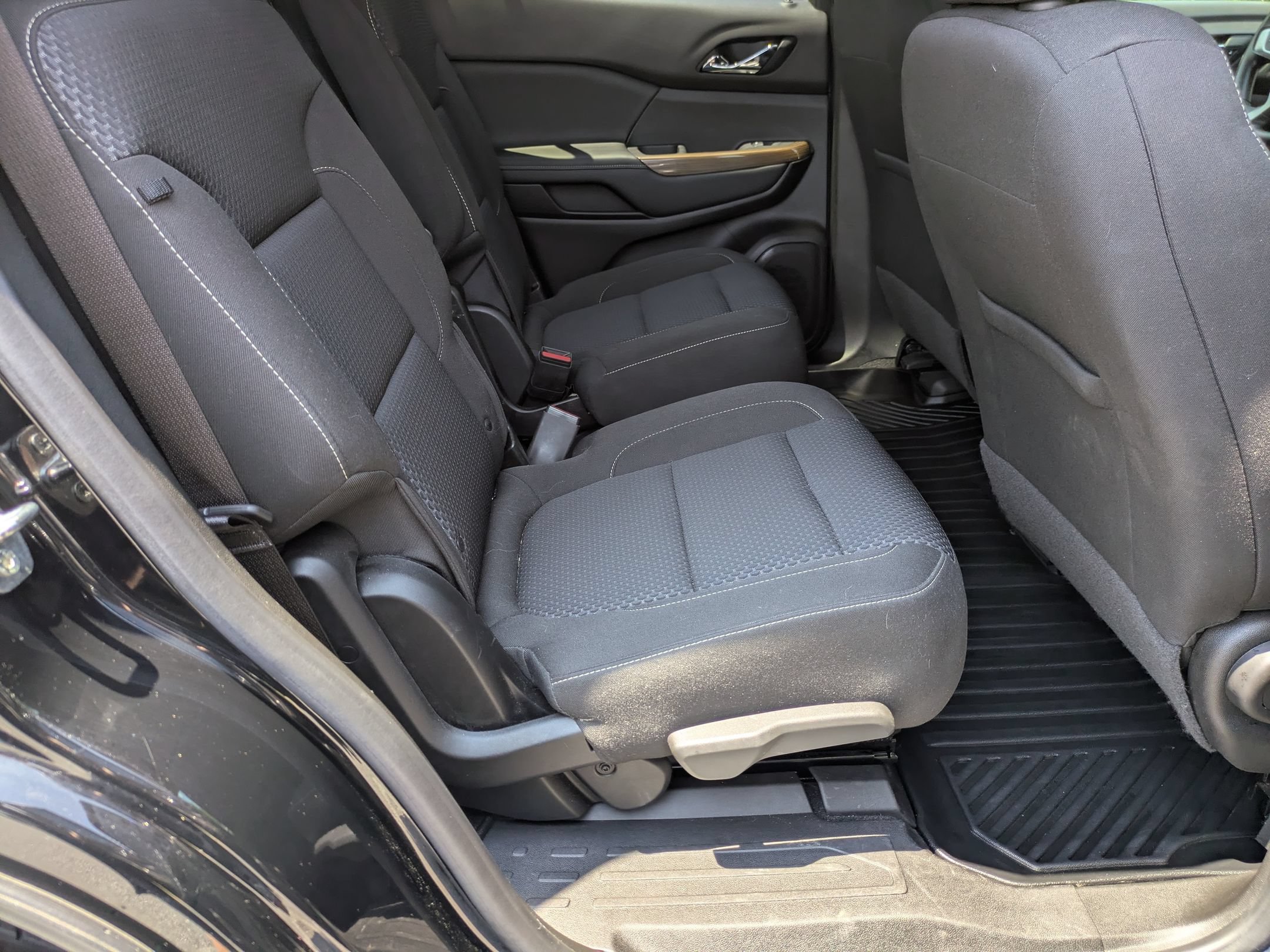 Used 2021 GMC Acadia SLE w/ Driver Convenience Package FWD image 34