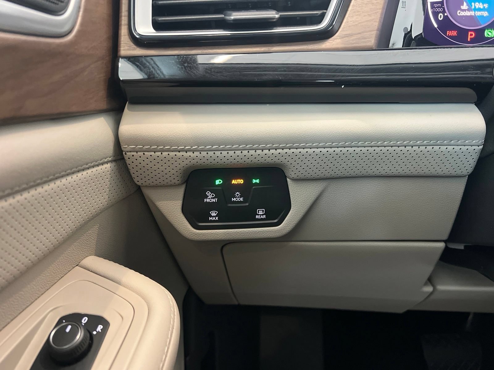 Certified 2026 Volkswagen Atlas SE FWD image 25