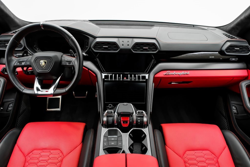 Used 2022 Lamborghini Urus image 12