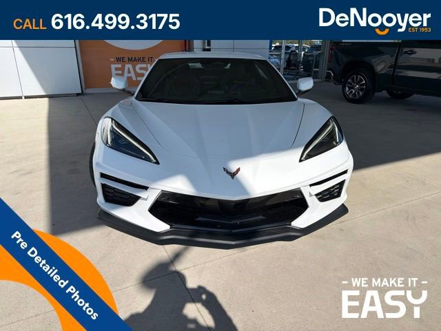 Used 2025 Chevrolet Corvette Stingray Premium Conv w/ Z51 Performance Package RWD image 9