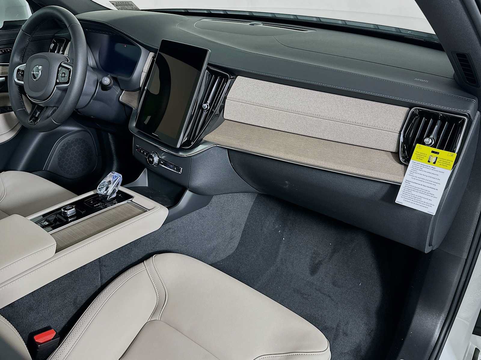 New 2026 Volvo XC90 B5 Plus w/ Protection Package AWD/4WD image 28