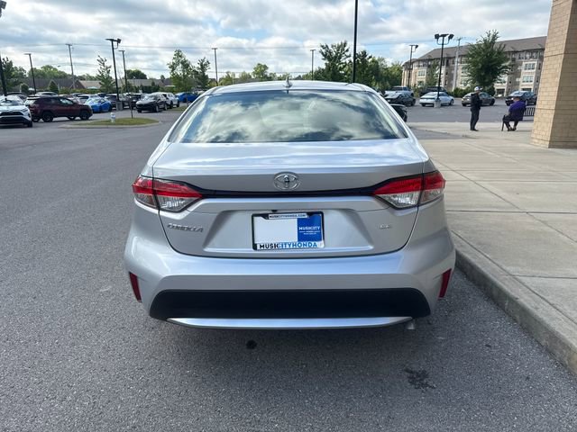 Used 2022 Toyota Corolla LE FWD image 3