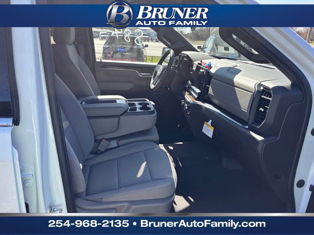 New 2026 GMC Sierra 1500 SLE image 17