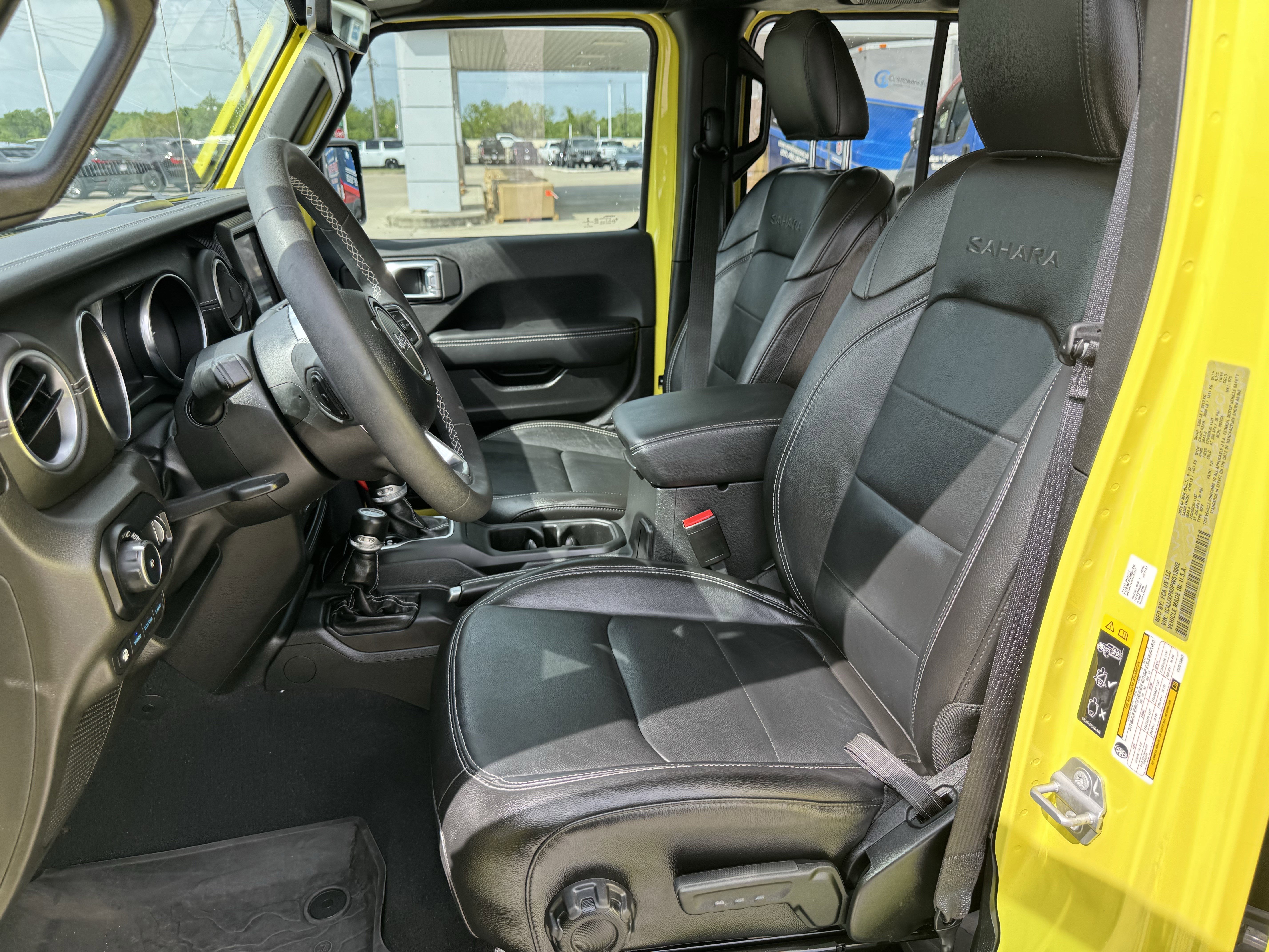 Used 2023 Jeep Wrangler Sahara AWD/4WD image 27