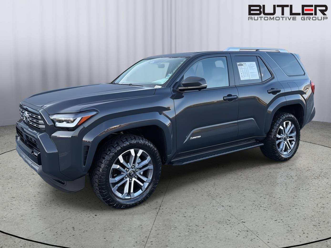 Used 2025 Toyota 4Runner Limited AWD/4WD image 2