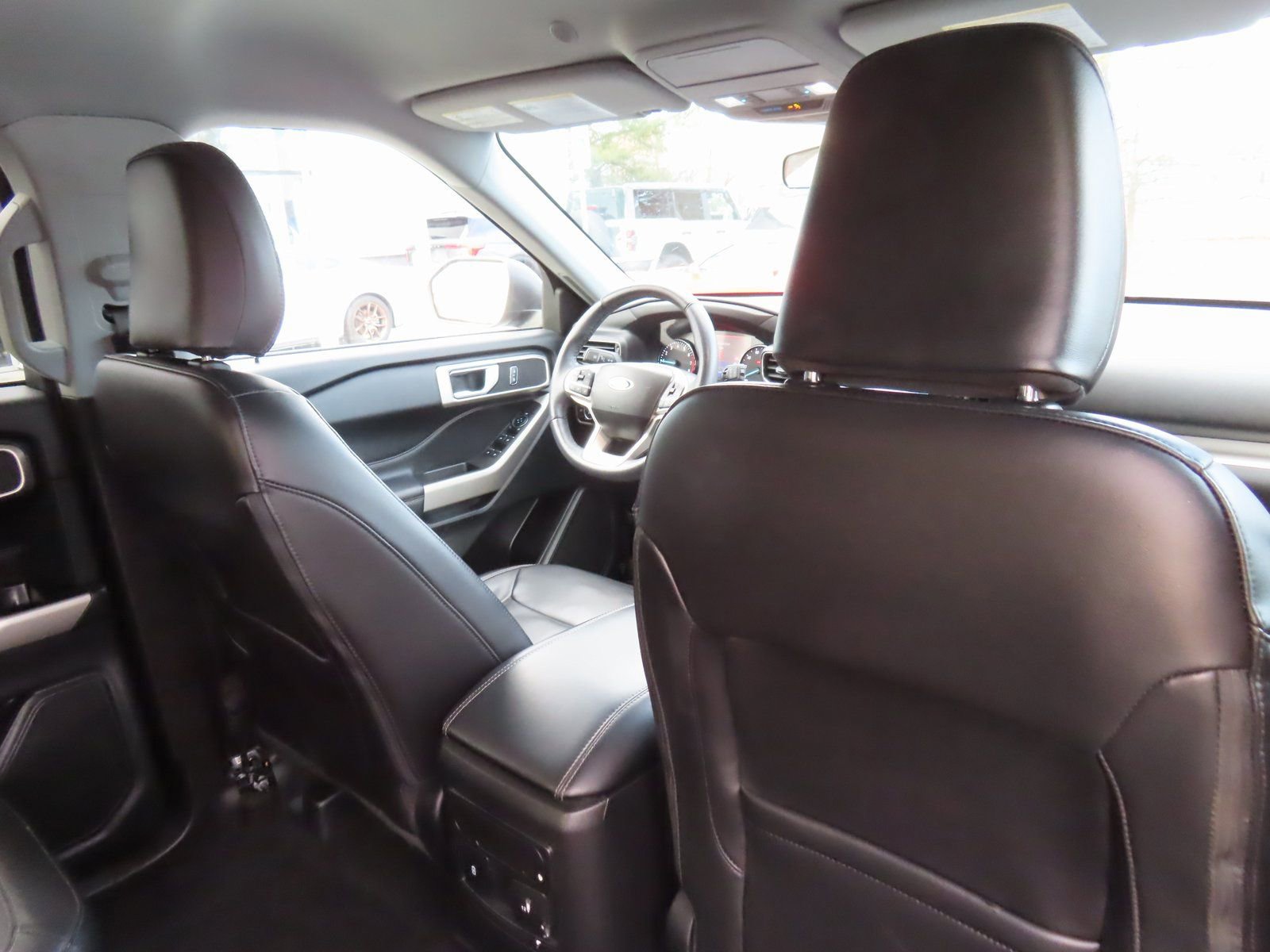 Used 2023 Ford Explorer XLT w/ Equipment Group 202A image 34