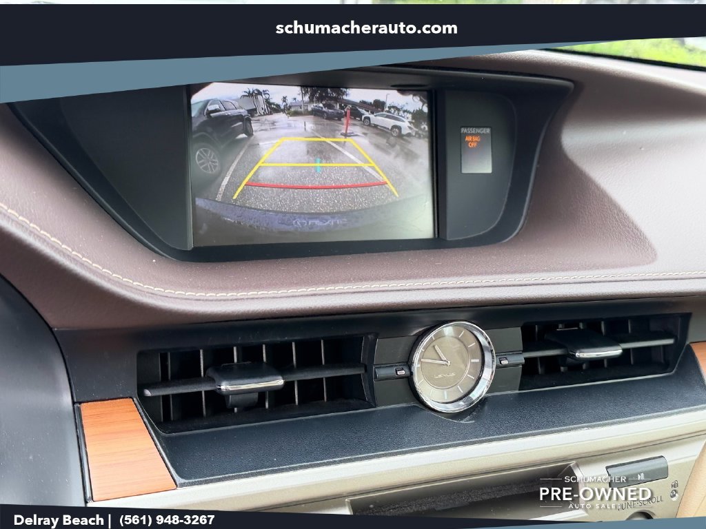 Used 2018 Lexus ES 300h w/ Luxury Package FWD image 22