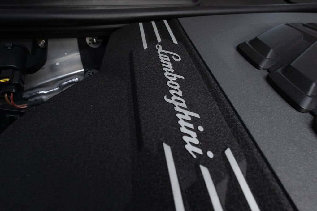 Used 2022 Lamborghini Urus AWD/4WD image 64