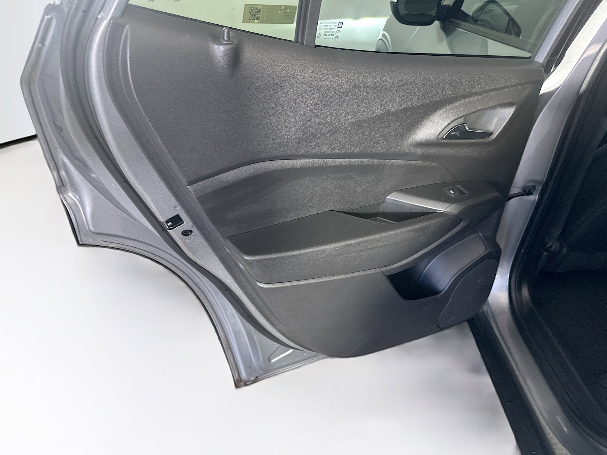 Used 2025 Chevrolet Trax LT FWD image 24