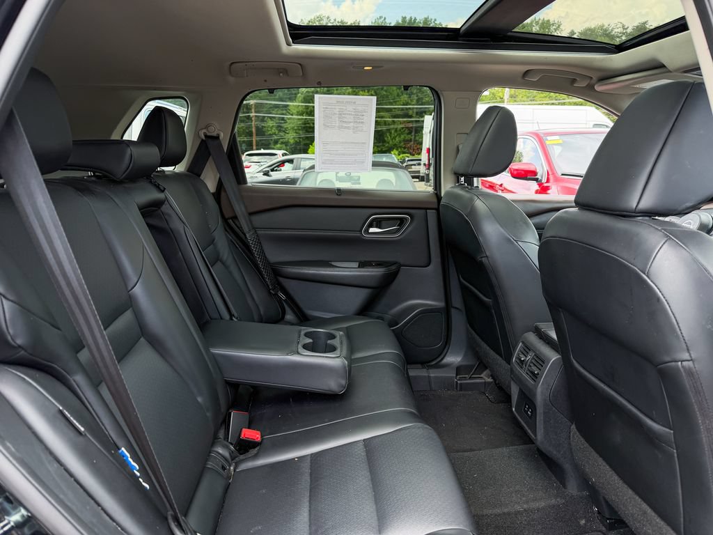 Used 2021 Nissan Rogue SV w/ Premium Package AWD/4WD image 18