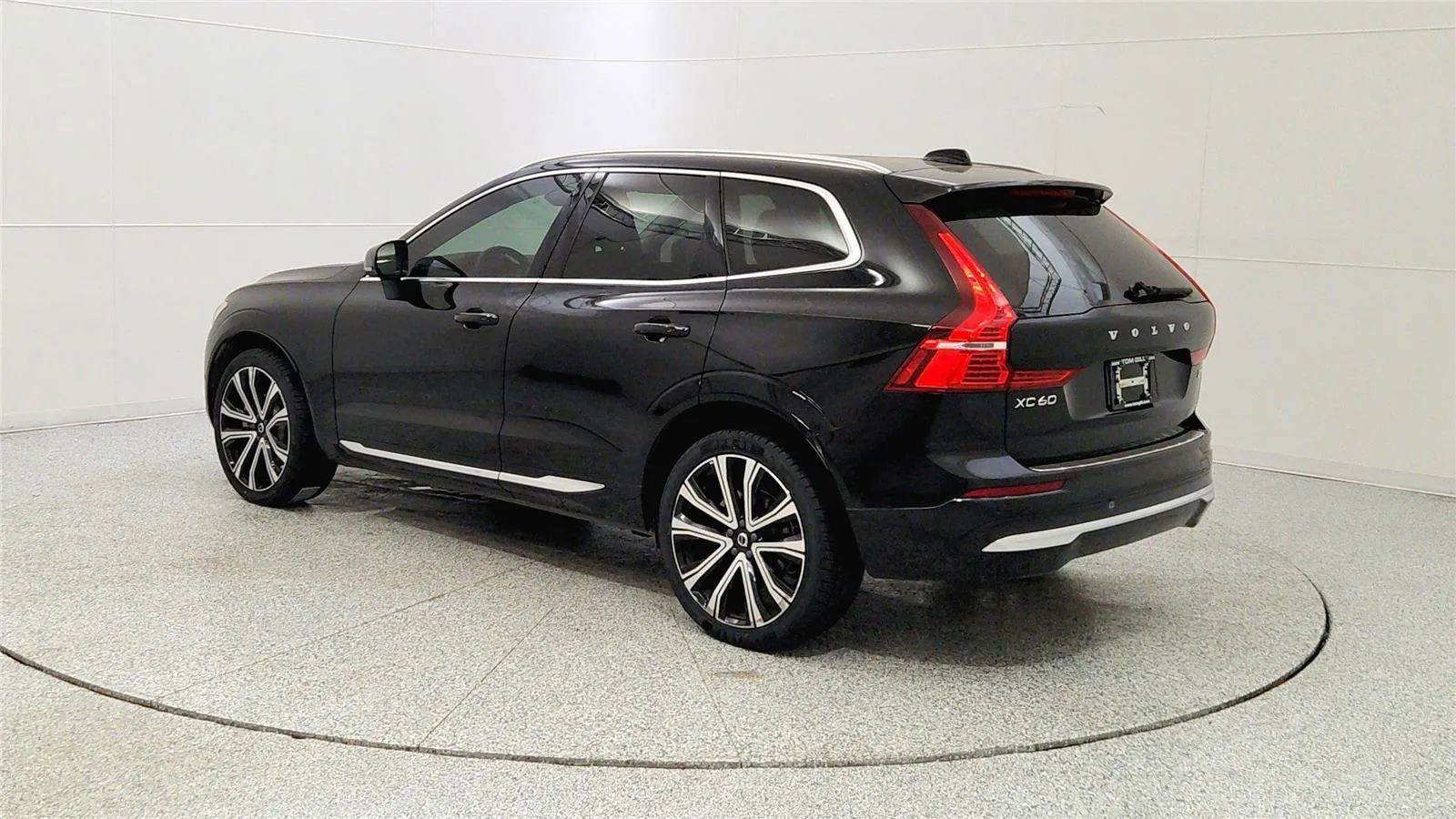 Used 2023 Volvo XC60 B5 Ultimate w/ Climate Package image 5