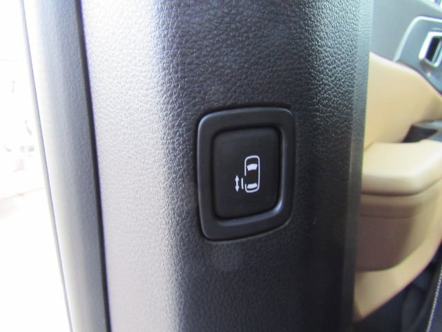 Used 2023 Kia Carnival LX image 34