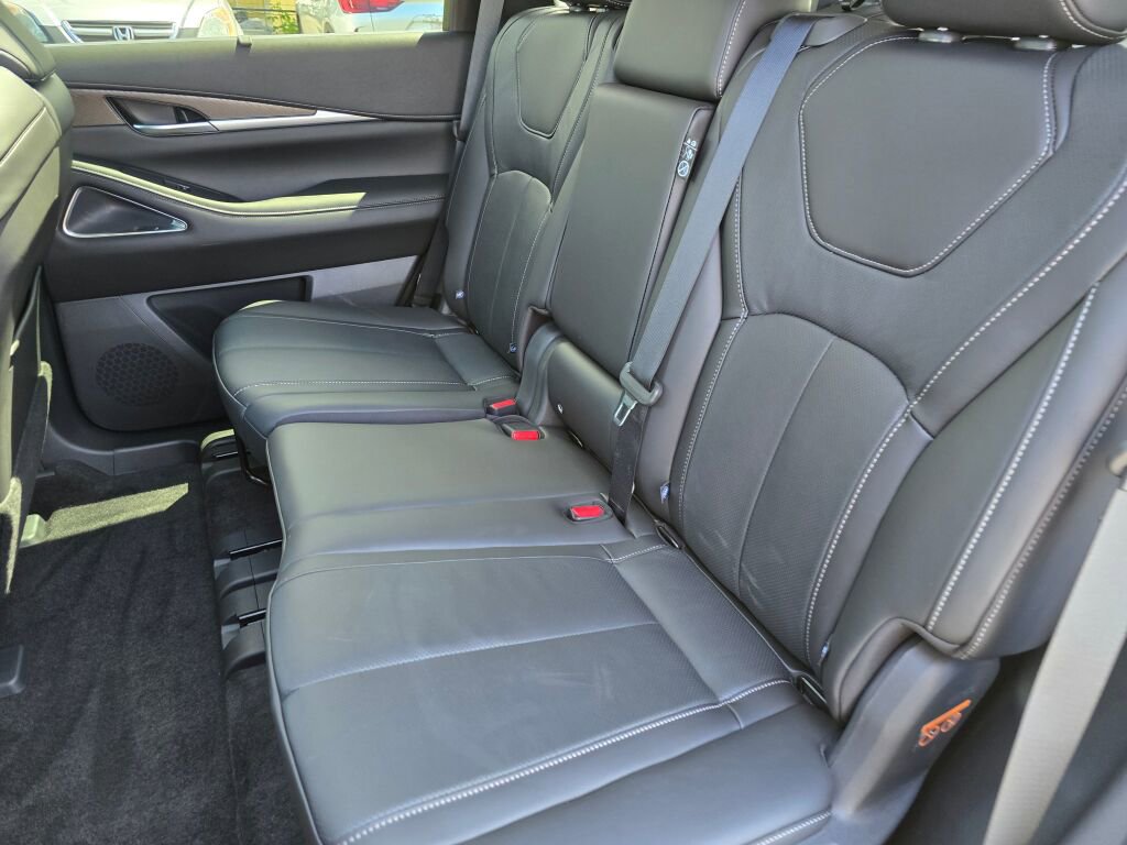 New 2025 INFINITI QX60 Sensory w/ Vision Package image 17