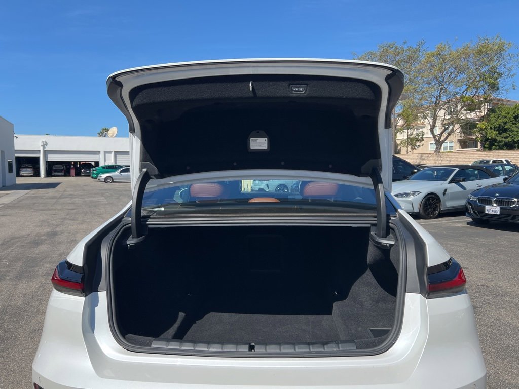 Used 2023 BMW 760i xDrive image 8