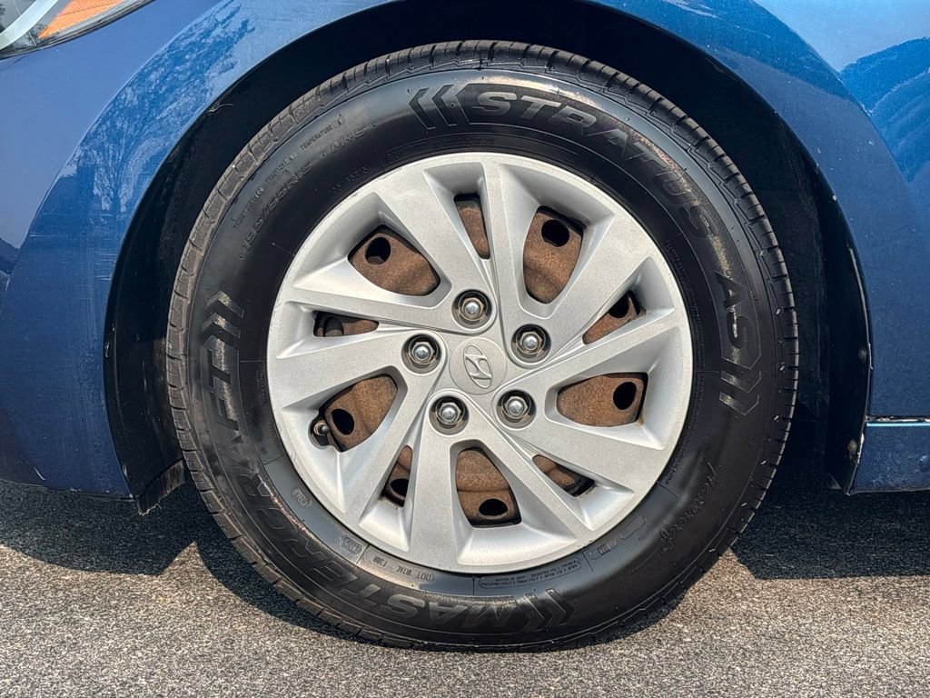 Used 2017 Hyundai Elantra SE FWD image 9