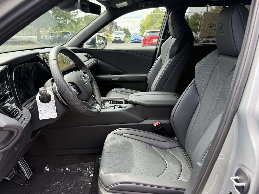 Used 2026 Lexus TX 500h AWD w/ Technology Package image 14