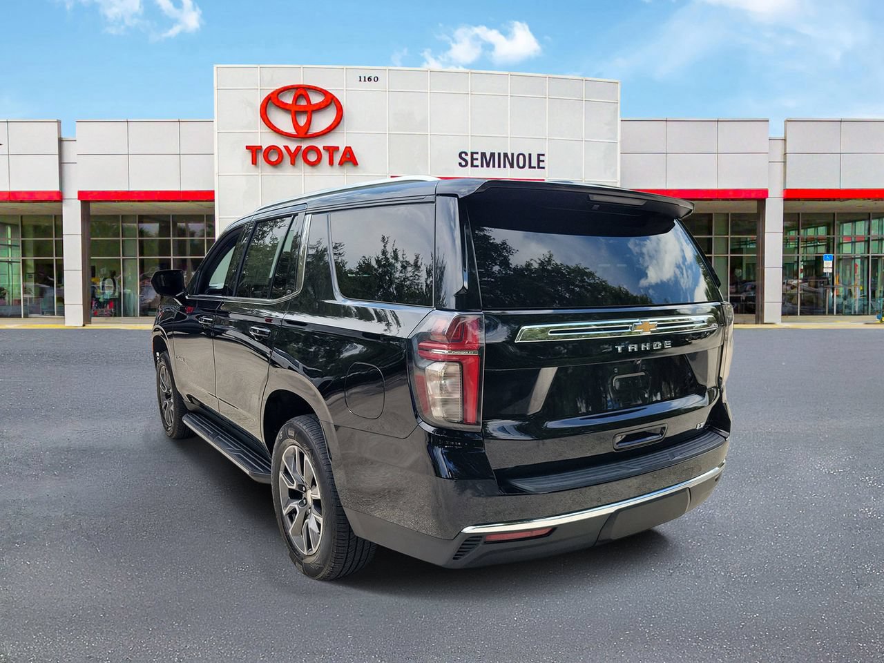Used 2021 Chevrolet Tahoe LT w/ Rear Media and Nav Package RWD image 4
