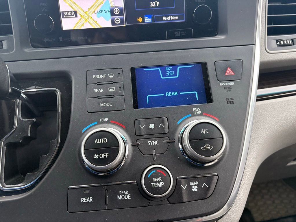 Used 2016 Toyota Sienna XLE image 40