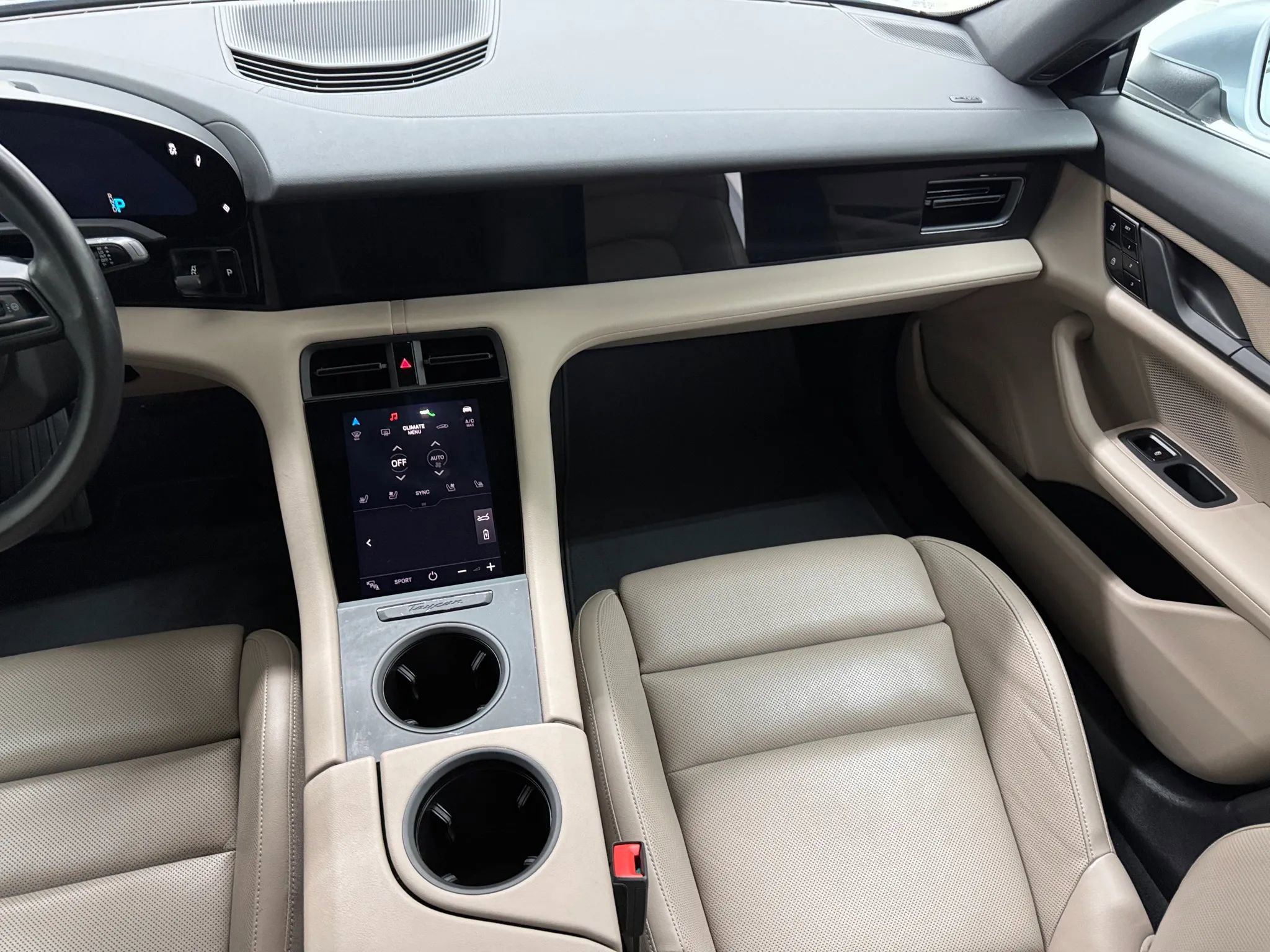 Used 2021 Porsche Taycan image 31