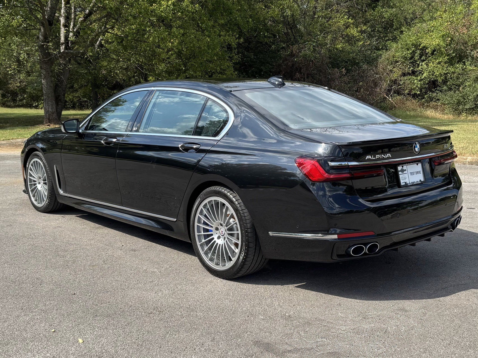 Used 2022 BMW ALPINA B7 xDrive w/ Luxury Rear Seating Package AWD/4WD image 4