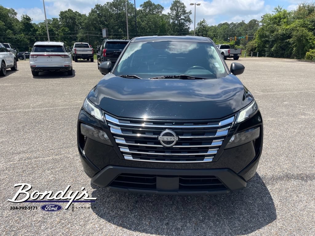 Used 2024 Nissan Rogue S AWD/4WD image 2