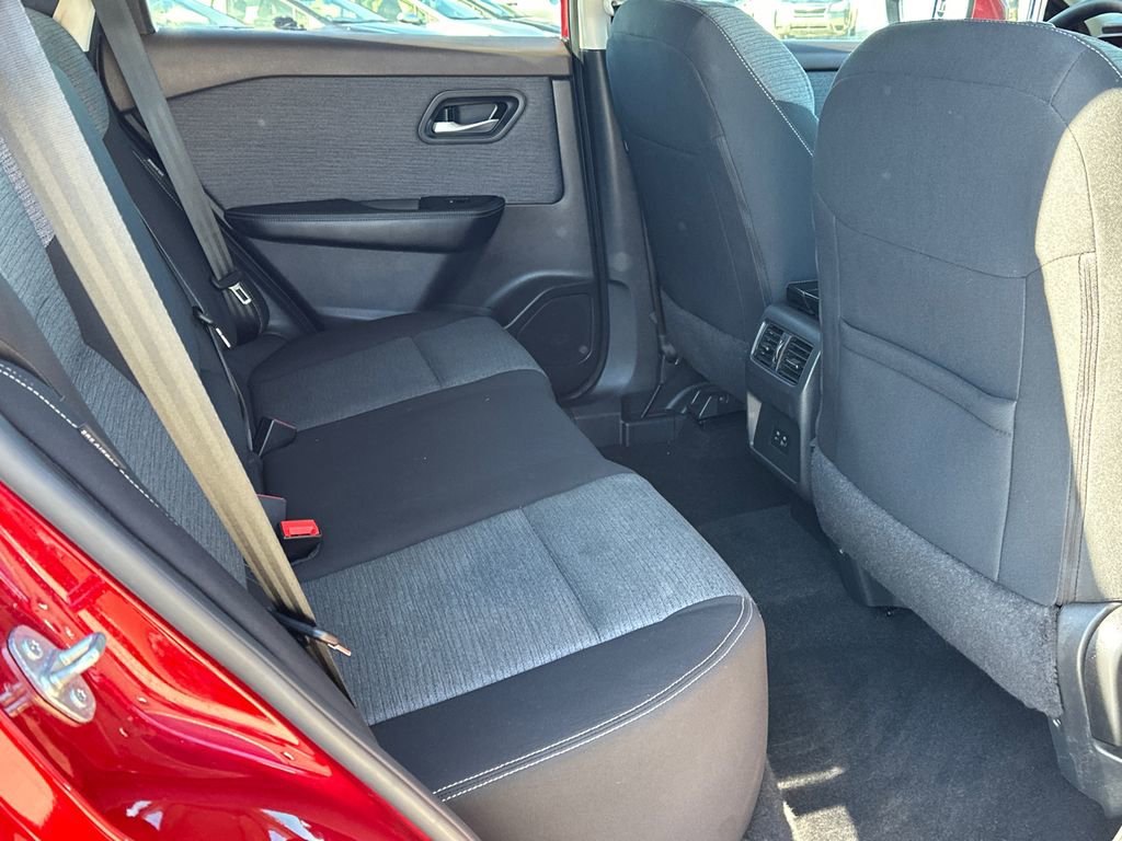 Used 2023 Nissan Rogue SV image 14
