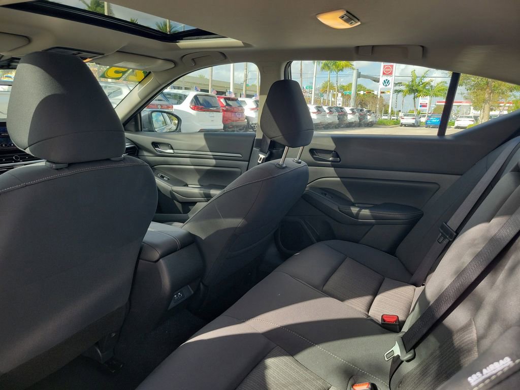 Used 2025 Nissan Altima 2.5 SV w/ SV Special Edition Package image 8