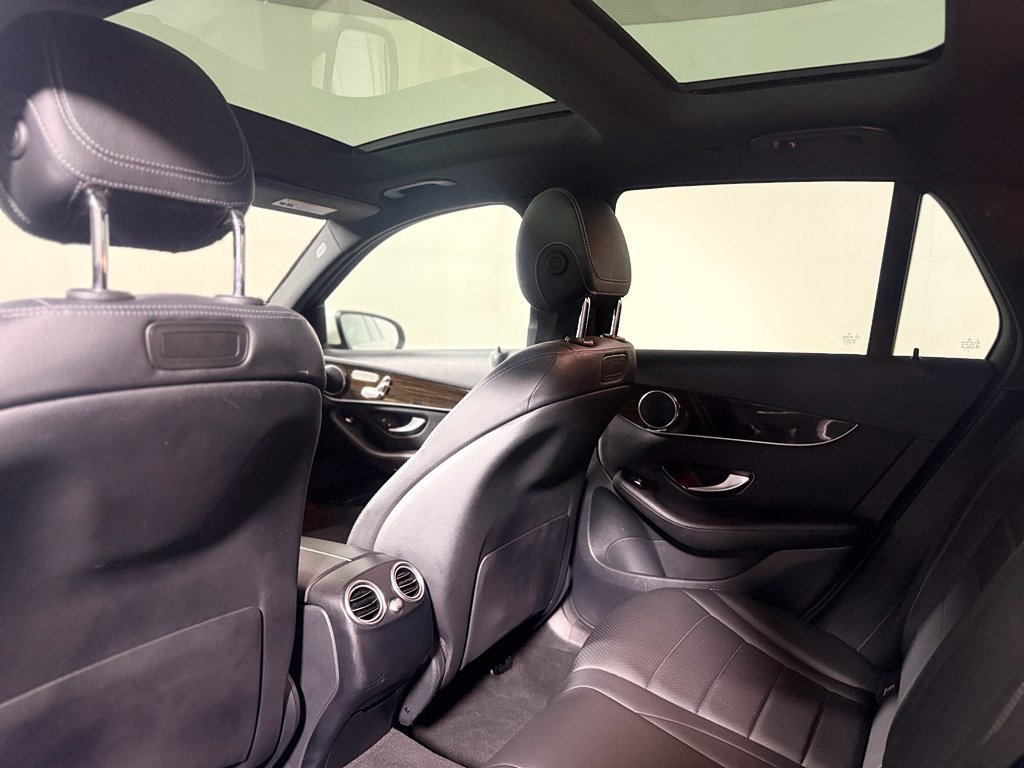Used 2019 Mercedes-Benz GLC 300 4MATIC image 22