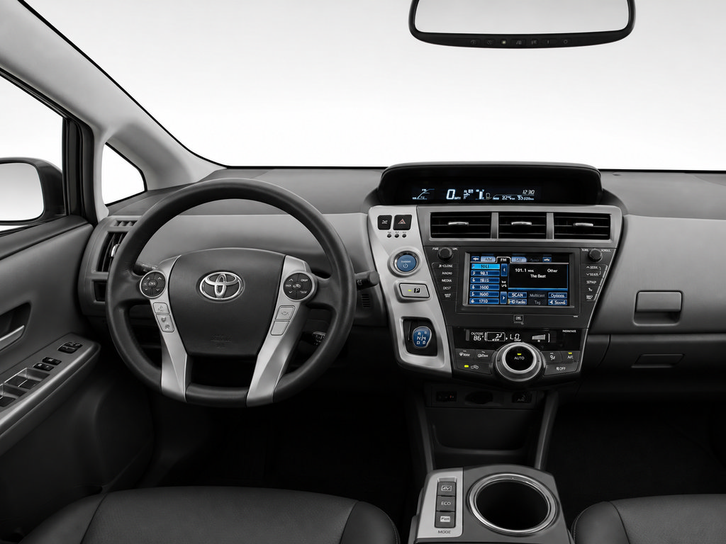 Used 2012 Toyota Prius V Five FWD image 9