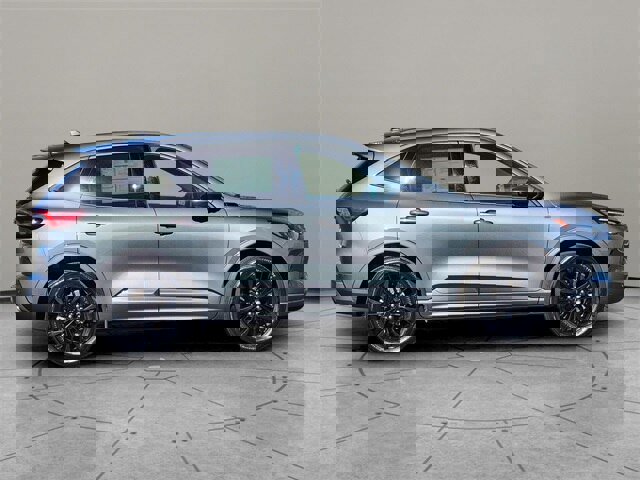 Certified 2025 Ford Escape ST-Line Elite w/ Premium Technology Package image 13