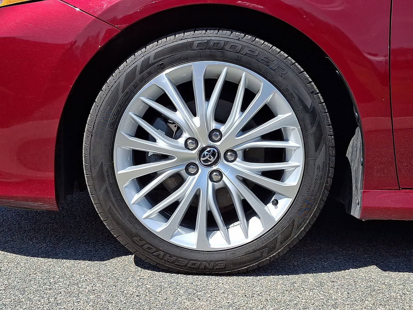 Used 2020 Toyota Camry XLE image 11