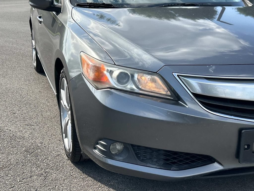 Used 2013 Acura ILX w/ Technology Package FWD image 14