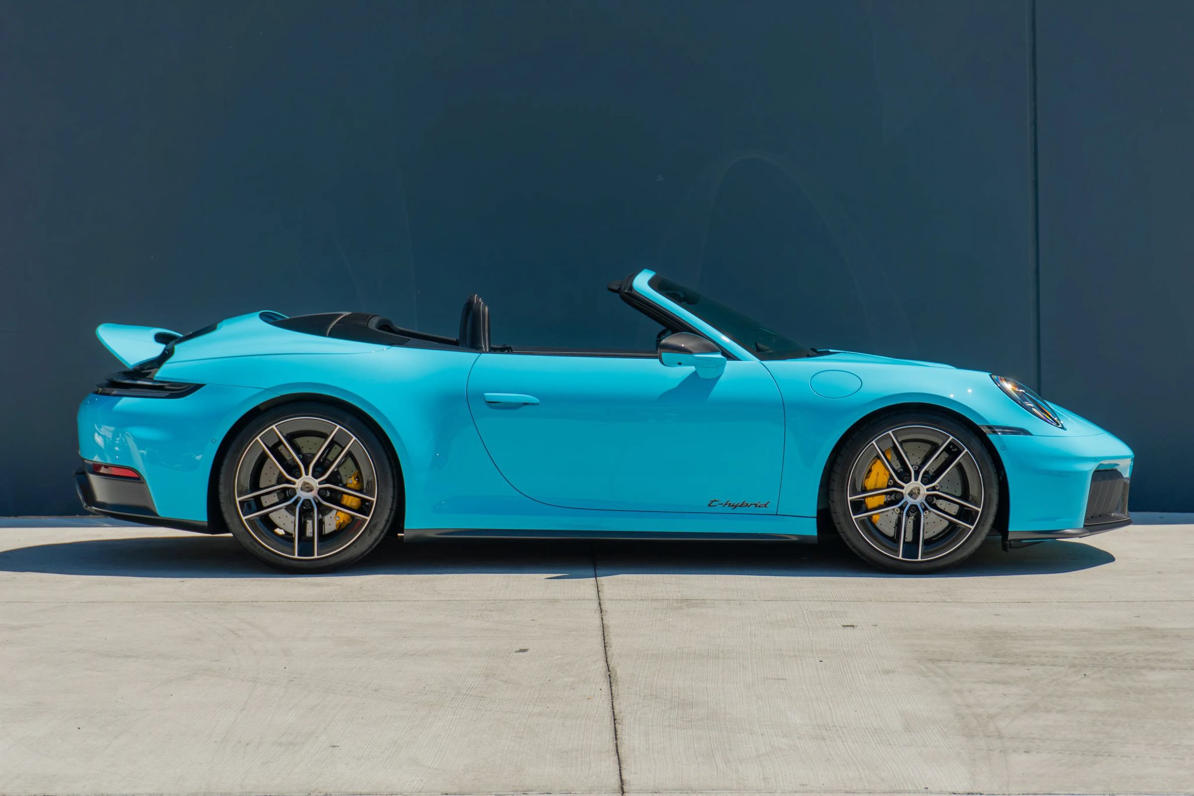 Used 2025 Porsche 911 Carrera 4 GTS AWD/4WD image 7