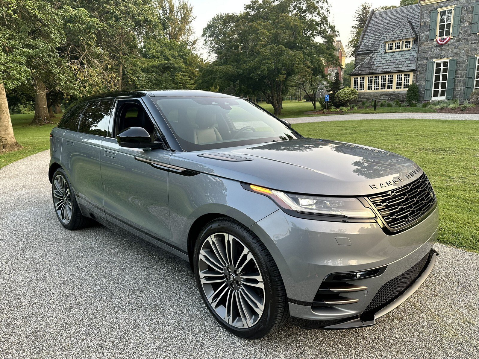 Used 2024 Land Rover Range Rover Velar Dynamic HSE AWD/4WD image 2