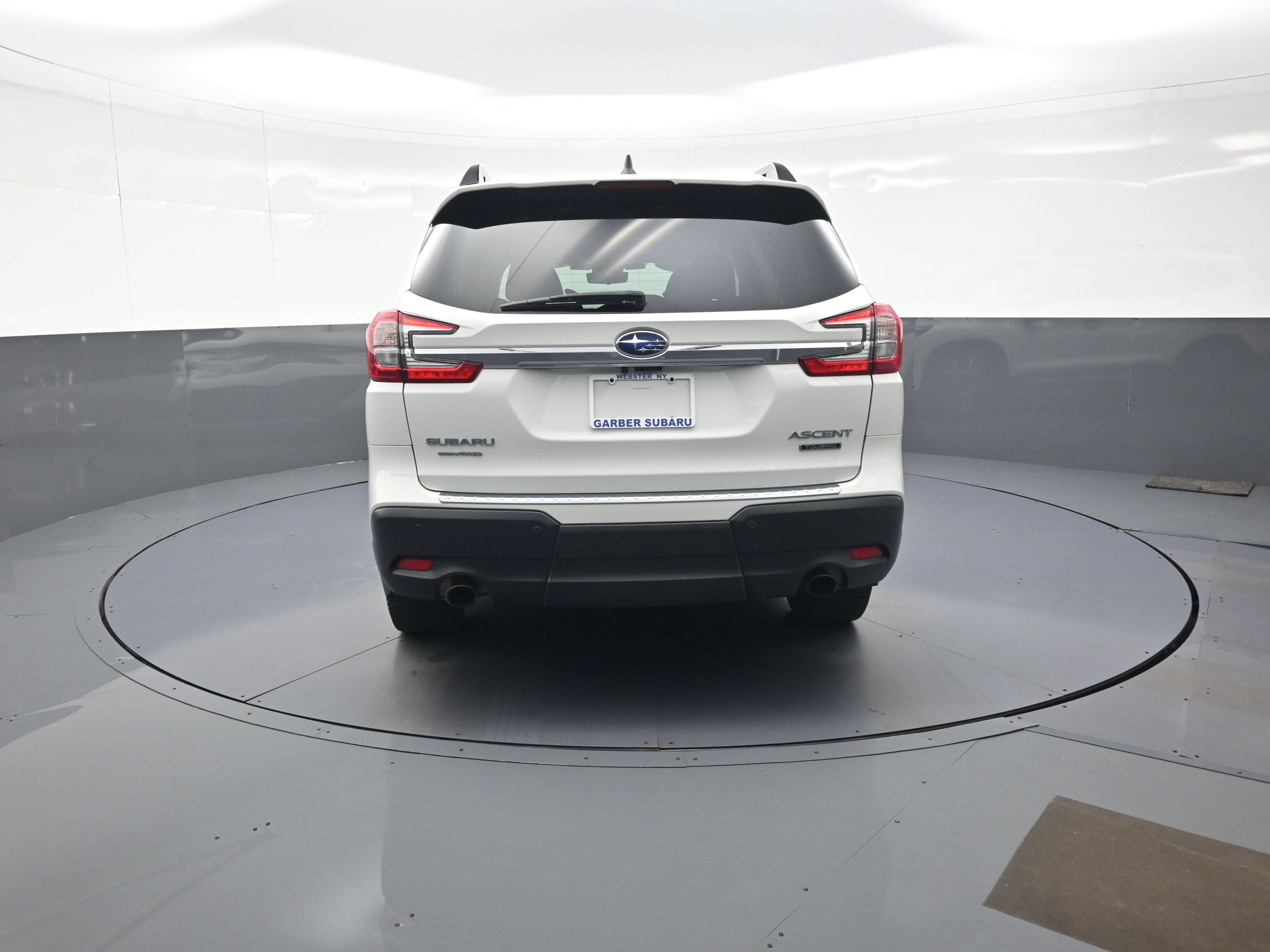 Used 2023 Subaru Ascent Touring AWD/4WD image 4