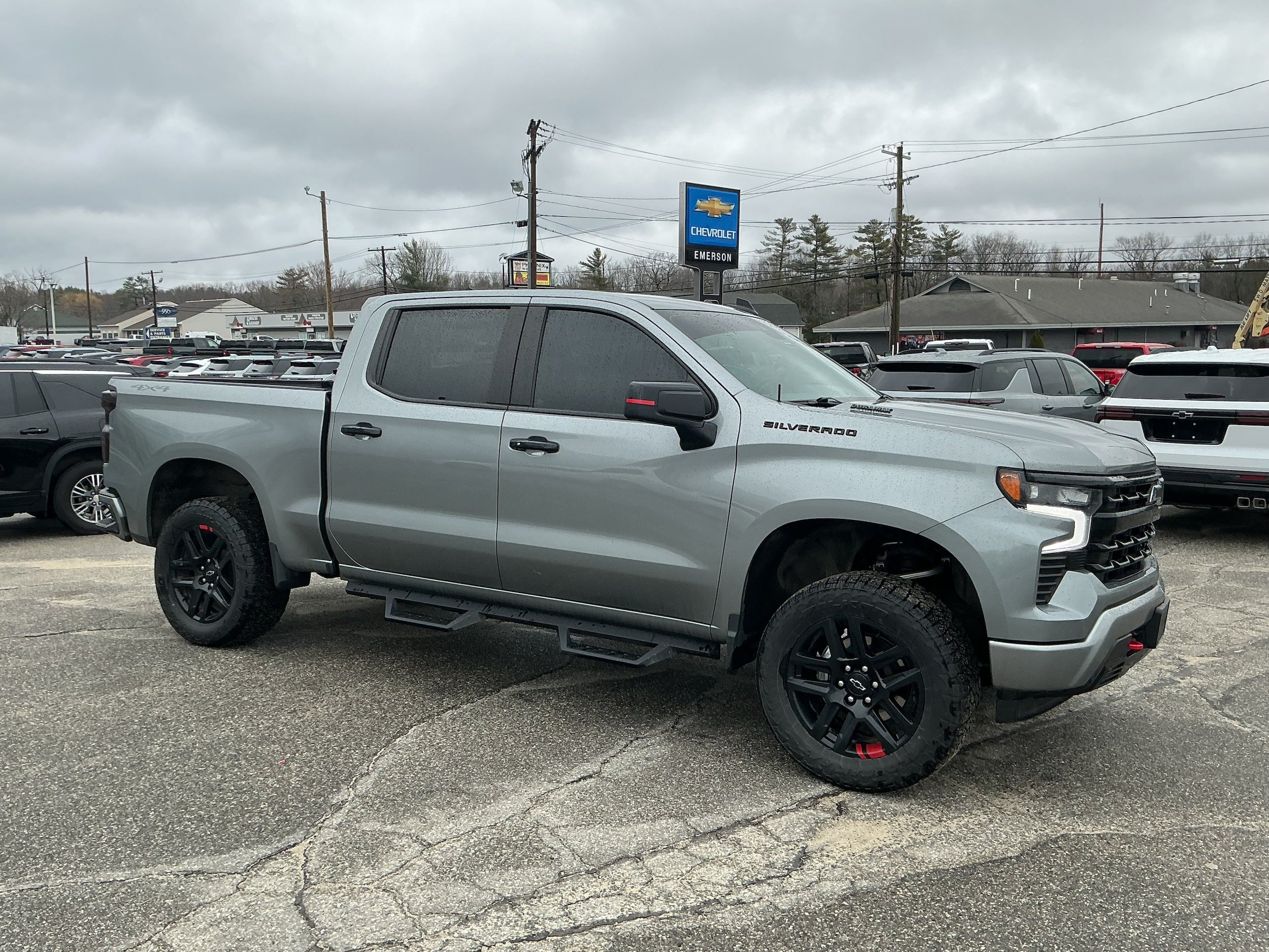 Certified 2023 Chevrolet Silverado 1500 RST w/ Redline Edition AWD/4WD image 4