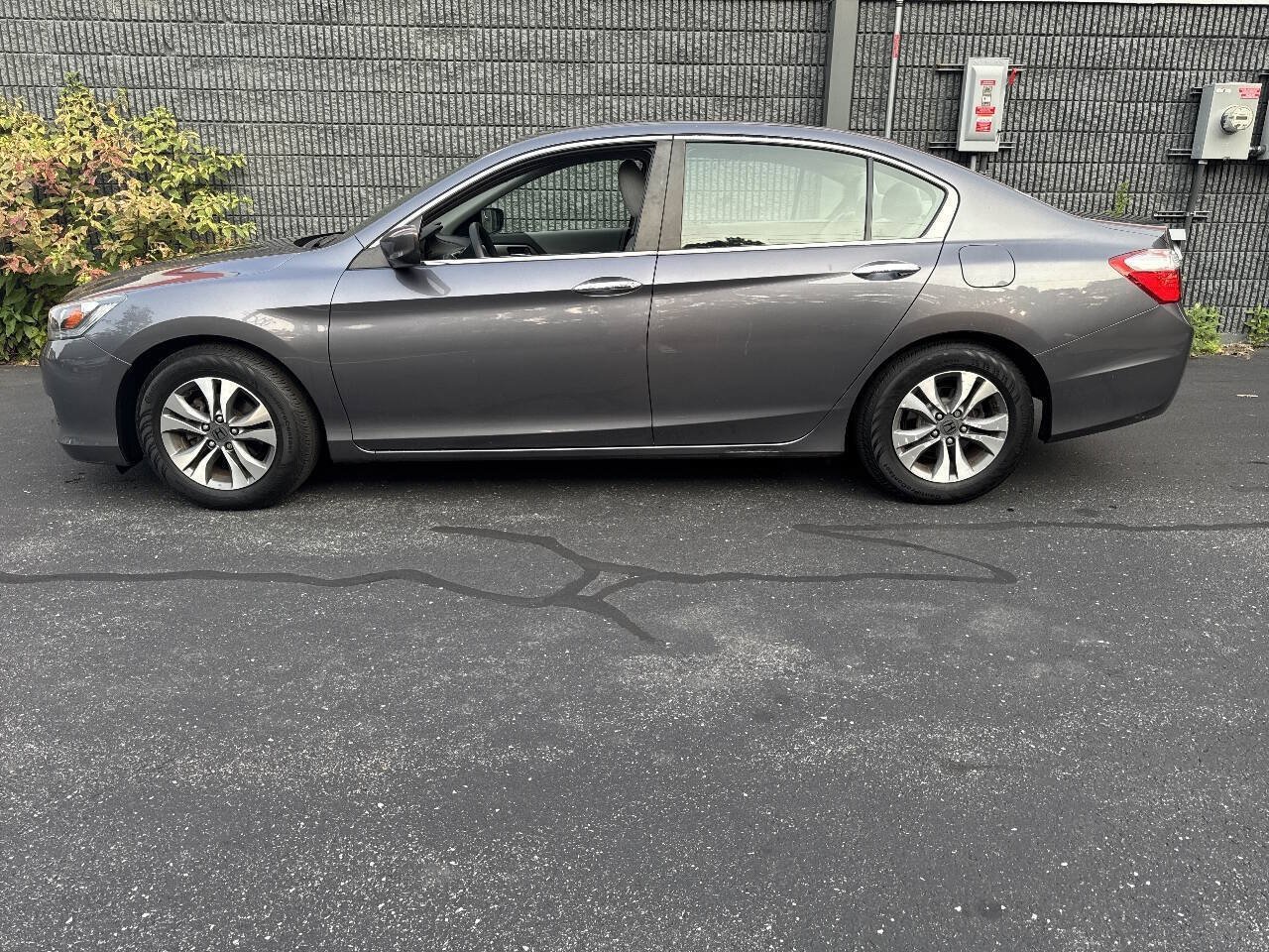 Used 2013 Honda Accord LX image 28