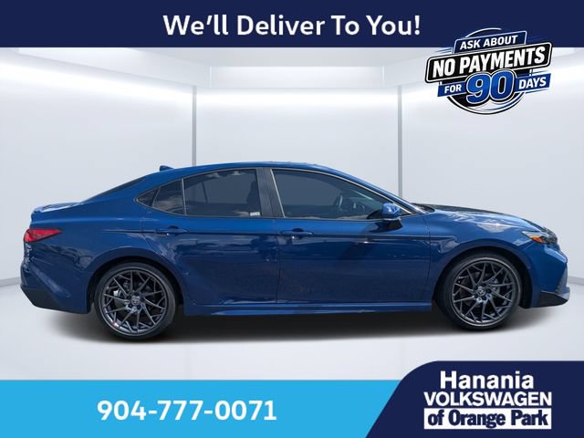 Used 2025 Toyota Camry SE w/ Convenience Package FWD image 2